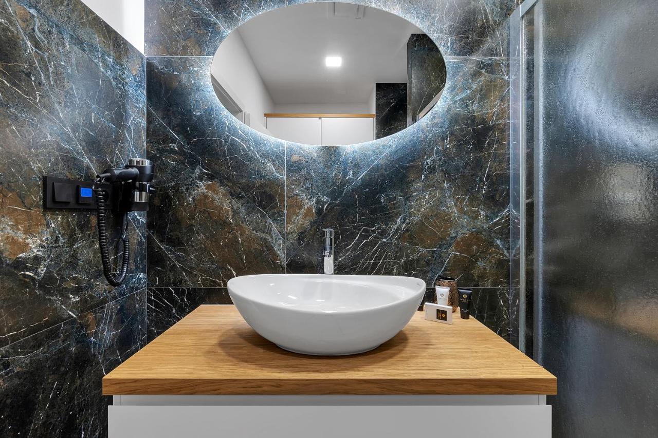 Novy Designovy Apartman S Klimatizaci Rychnov nad Kneznou Dış mekan fotoğraf